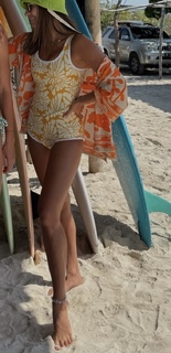 Julia Wieniawa-Narkiewicz feet photo thumbnail