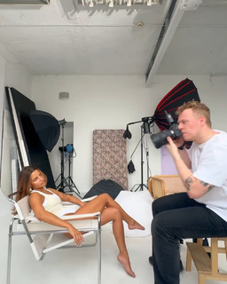 Julia Wieniawa-Narkiewicz feet photo thumbnail