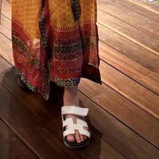 Julia Wieniawa-Narkiewicz feet photo thumbnail