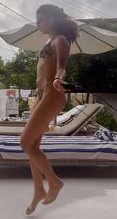 Julia Wieniawa-Narkiewicz feet photo thumbnail
