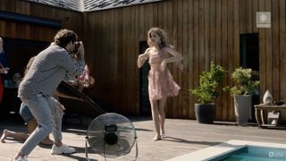 Julia Wieniawa-Narkiewicz feet photo thumbnail