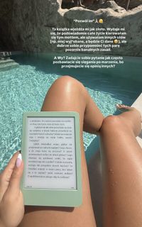 Julia Wieniawa-Narkiewicz feet photo thumbnail