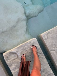 Julia Wieniawa-Narkiewicz feet photo thumbnail