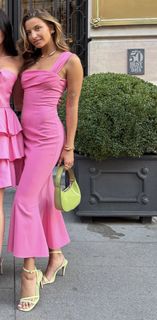 Julia Wieniawa-Narkiewicz feet photo thumbnail