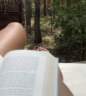 Julia Wieniawa-Narkiewicz feet photo 1
