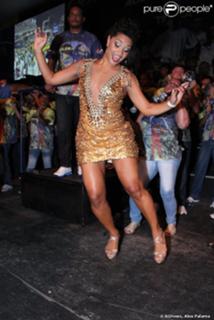 Juliana Alves feet photo 2