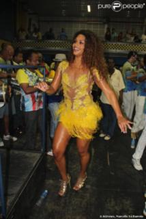 Juliana Alves feet photo 11