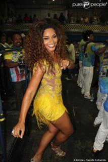Juliana Alves feet photo 10