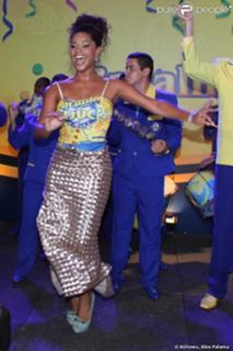 Juliana Alves feet photo 4