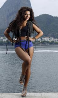 Juliana Alves feet photo 2