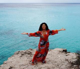 Juliana Alves feet photo 1