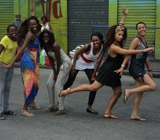 Juliana Alves feet photo 17