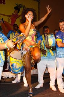 Juliana Alves feet photo 12