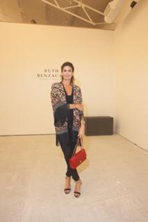 Juliana Awada feet photo 1