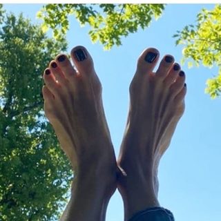 Juliana Awada feet photo 7