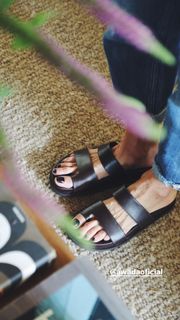 Juliana Awada feet photo 10