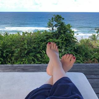 Juliana Baroni feet photo 3
