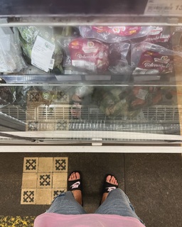 Juliana Boller feet photo 9