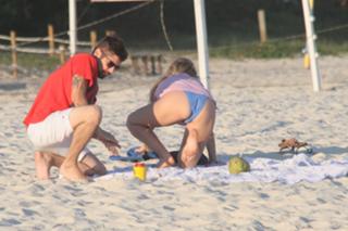 Juliana Didone feet photo thumbnail