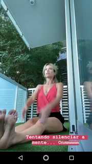 Juliana Didone feet photo thumbnail