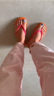 Juliana Didone feet photo thumbnail