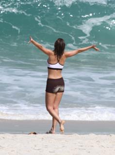 Juliana Didone feet photo thumbnail