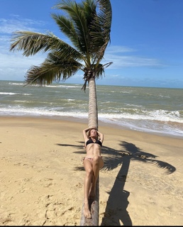 Juliana Didone feet photo thumbnail