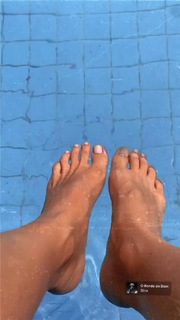 Juliana Didone feet photo thumbnail