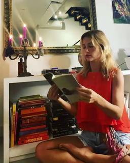 Juliana Didone feet photo thumbnail