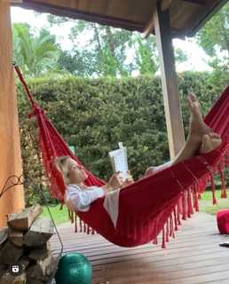 Juliana Didone feet photo thumbnail