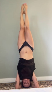 Juliana Didone feet photo thumbnail