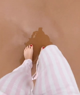 Juliana Didone feet photo thumbnail