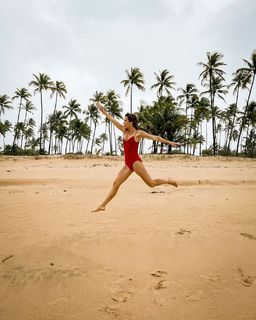 Juliana Didone feet photo thumbnail