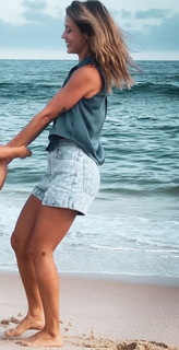 Juliana Didone feet photo thumbnail