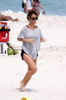 Juliana Didone feet photo thumbnail