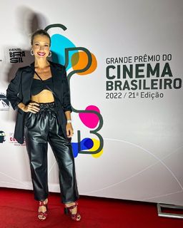 Juliana Didone feet photo thumbnail