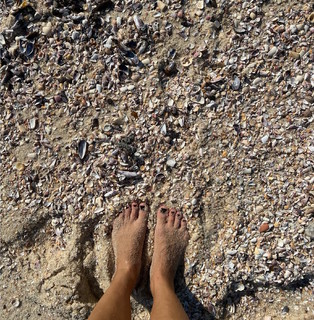 Juliana Didone feet photo thumbnail