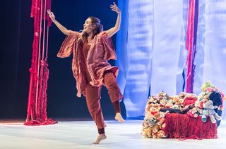 Juliana Didone feet photo thumbnail