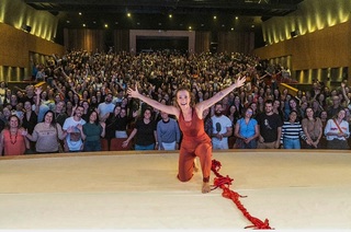 Juliana Didone feet photo thumbnail