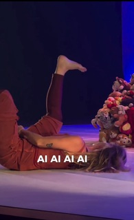 Juliana Didone feet photo thumbnail