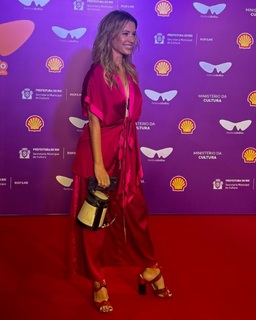 Juliana Didone feet photo thumbnail