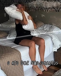 Juliana Didone feet photo thumbnail