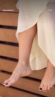 Juliana Didone feet photo 3