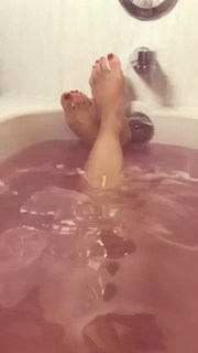 Juliana Harkavy feet photo 11