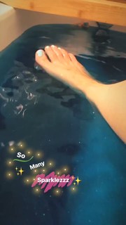 Juliana Harkavy feet photo 7