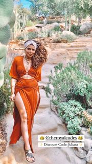 Juliana Harkavy feet photo 9