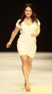 Juliana Knust feet photo 2