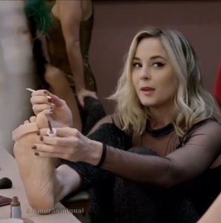 Juliana Lohmann feet photo 17