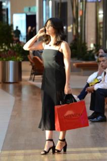 Juliana Paes feet photo thumbnail