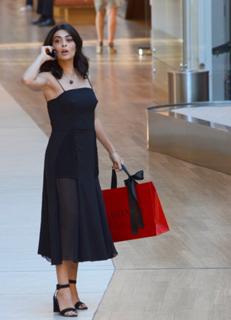 Juliana Paes feet photo thumbnail